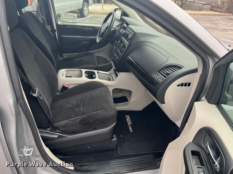 image for item DH8179 2013 Dodge Grand Caravan  van