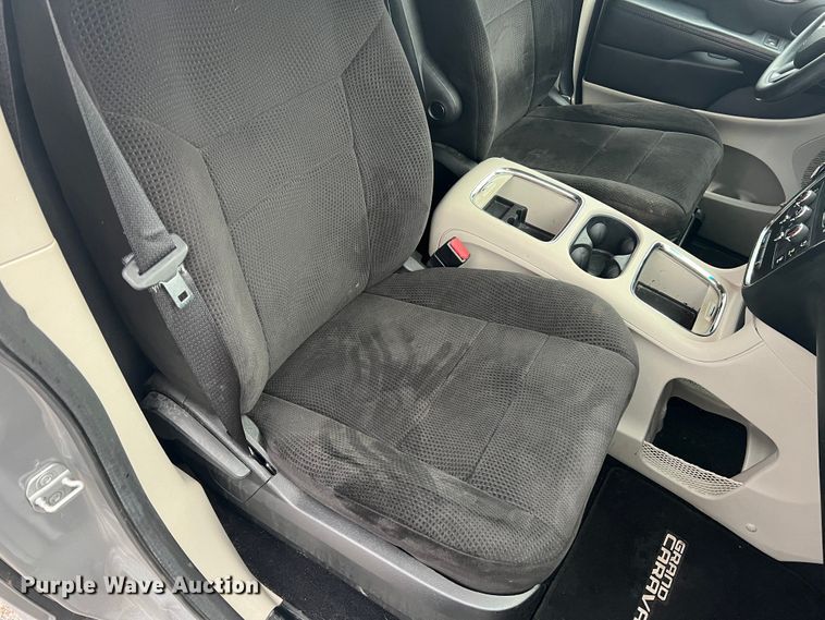 image for item DH8179 2013 Dodge Grand Caravan  van