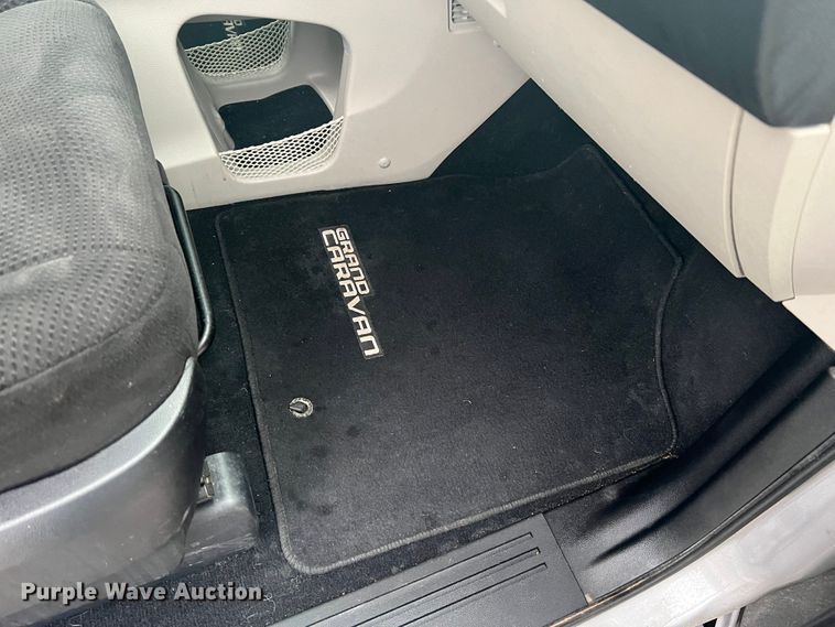 image for item DH8179 2013 Dodge Grand Caravan  van