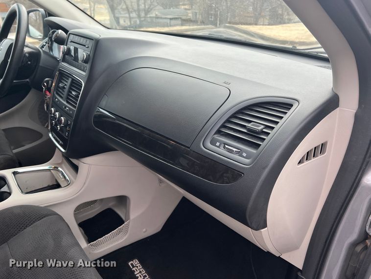 image for item DH8179 2013 Dodge Grand Caravan  van