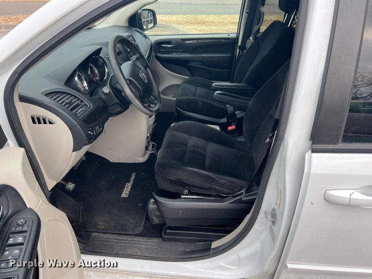 image for item DH8180 2016 Dodge Grand Caravan  van