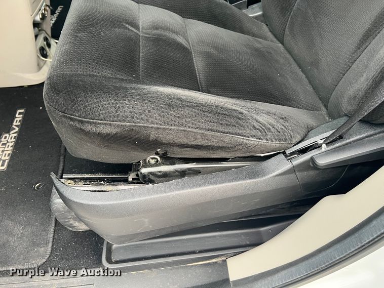 image for item DH8180 2016 Dodge Grand Caravan  van