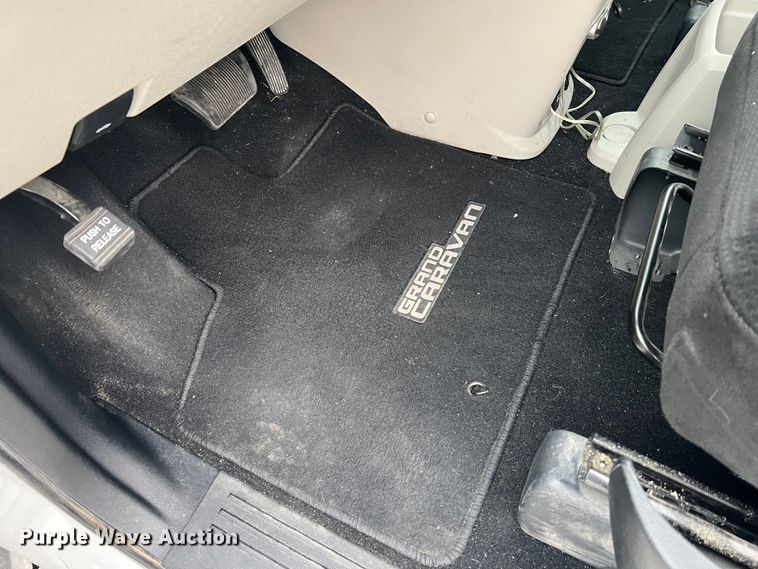 image for item DH8180 2016 Dodge Grand Caravan  van