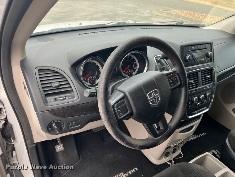 image for item DH8180 2016 Dodge Grand Caravan  van