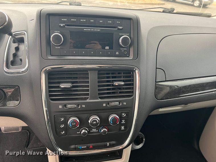 image for item DH8180 2016 Dodge Grand Caravan  van