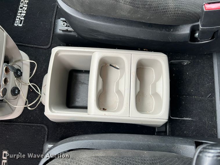 image for item DH8180 2016 Dodge Grand Caravan  van