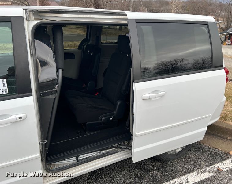 image for item DH8180 2016 Dodge Grand Caravan  van