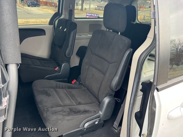 image for item DH8180 2016 Dodge Grand Caravan  van