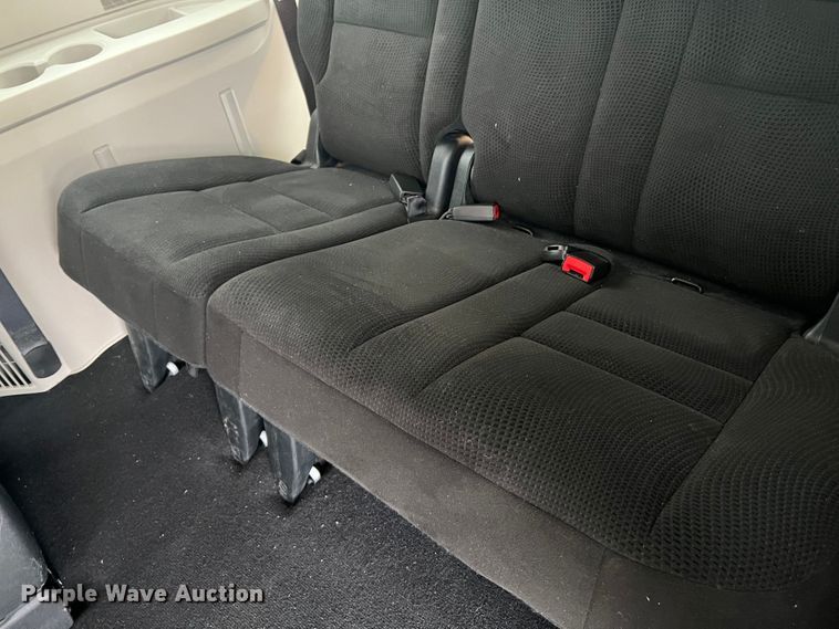 image for item DH8180 2016 Dodge Grand Caravan  van