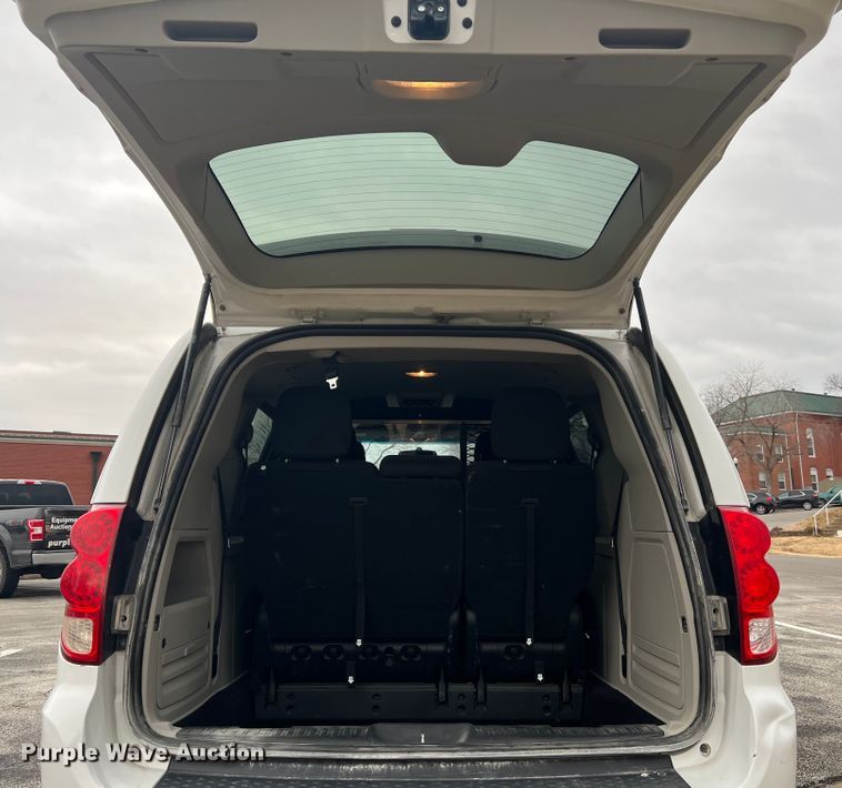 image for item DH8180 2016 Dodge Grand Caravan  van