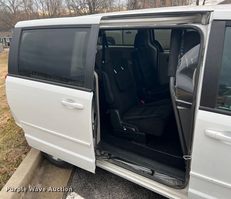 image for item DH8180 2016 Dodge Grand Caravan  van
