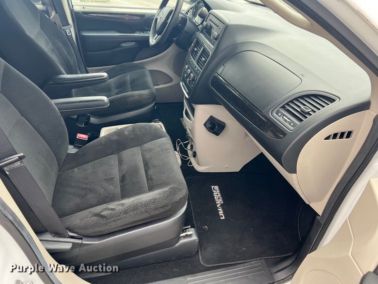 image for item DH8180 2016 Dodge Grand Caravan  van