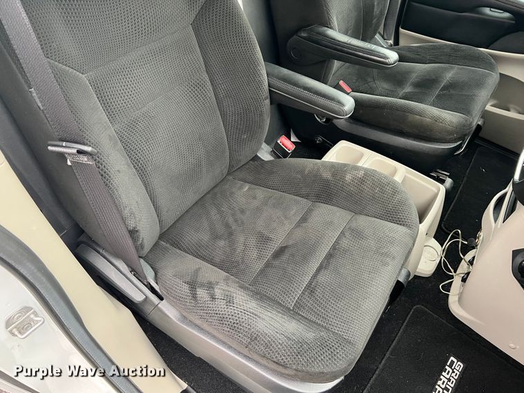 image for item DH8180 2016 Dodge Grand Caravan  van