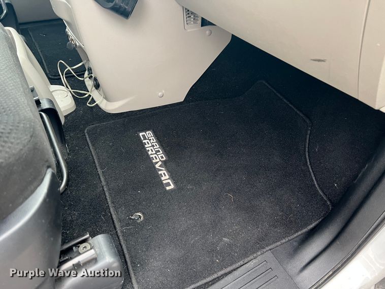 image for item DH8180 2016 Dodge Grand Caravan  van