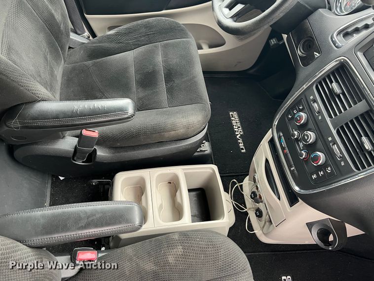 image for item DH8180 2016 Dodge Grand Caravan  van