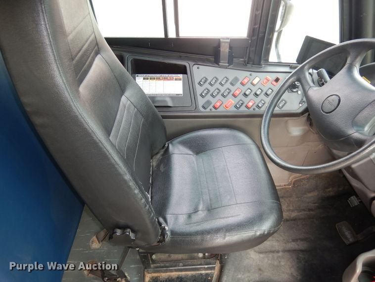image for item DH8828 2009 Freightliner B2  school bus