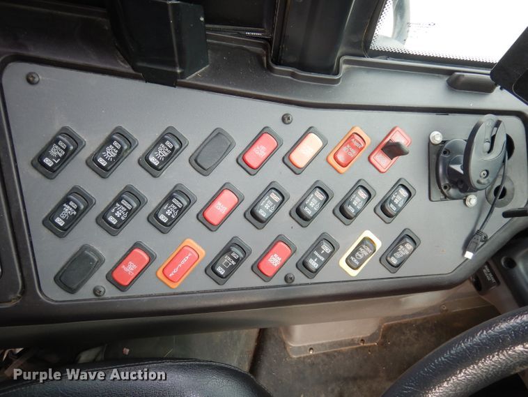 image for item DH8828 2009 Freightliner B2  school bus