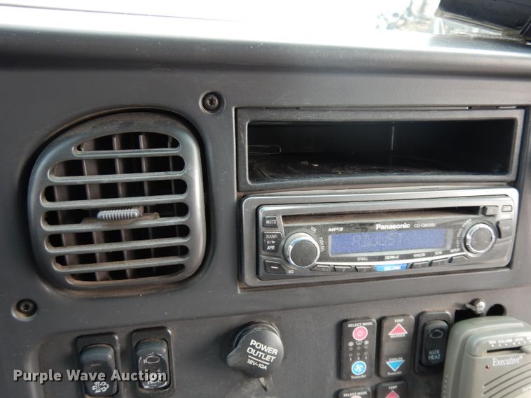 image for item DH8828 2009 Freightliner B2  school bus