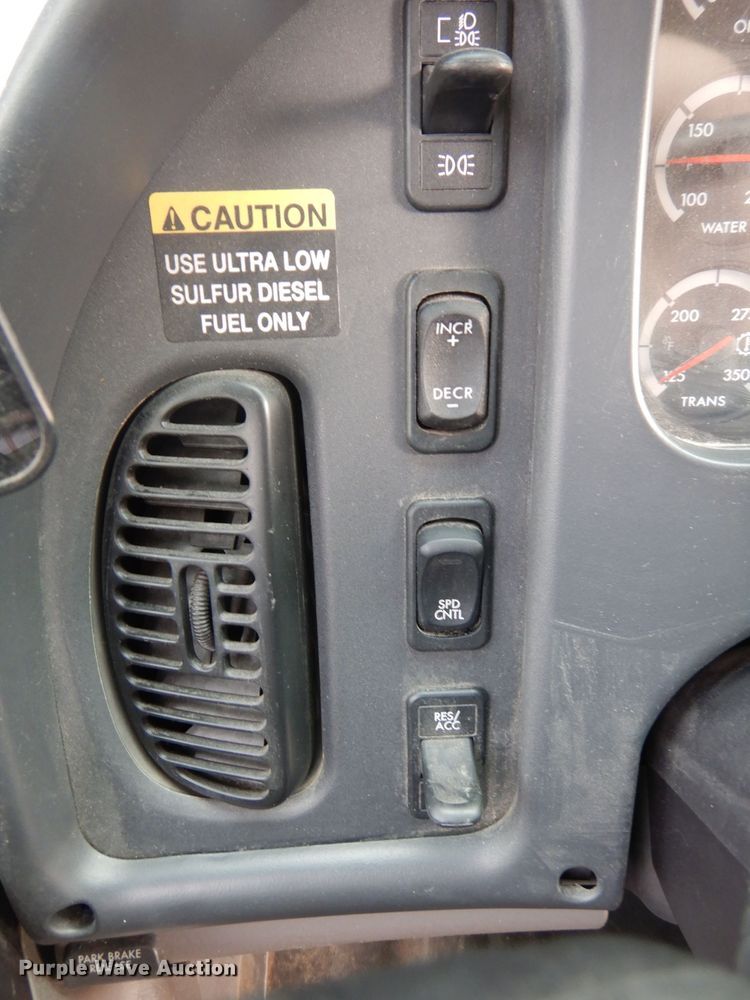 image for item DH8828 2009 Freightliner B2  school bus