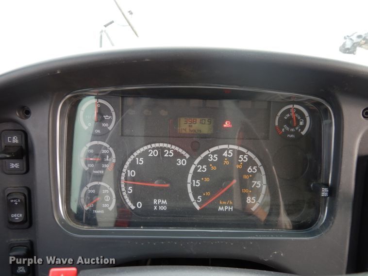 image for item DH8828 2009 Freightliner B2  school bus