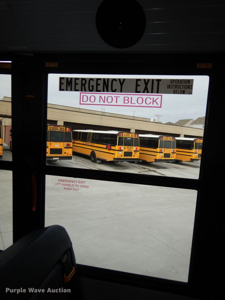 image for item DH8828 2009 Freightliner B2  school bus