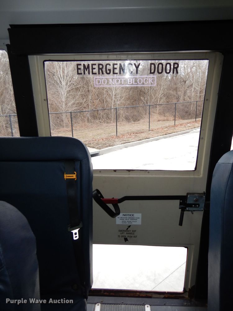 image for item DH8828 2009 Freightliner B2  school bus