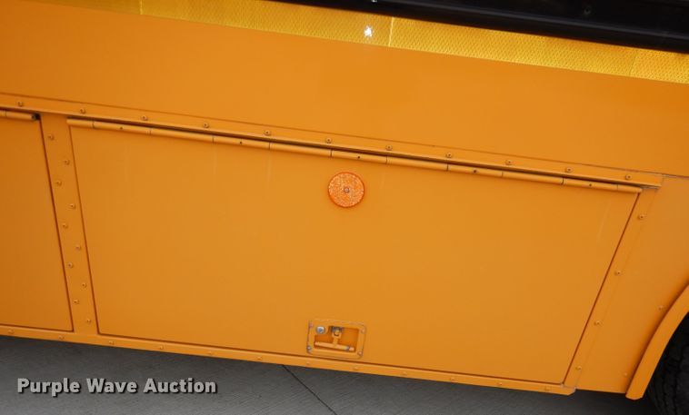 image for item DH8828 2009 Freightliner B2  school bus