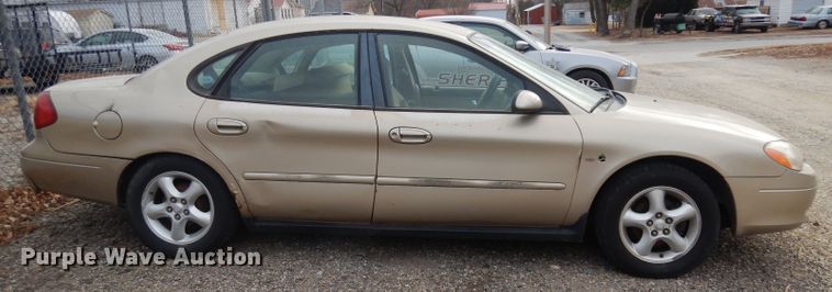 image for item DH8846 2000 Ford Taurus