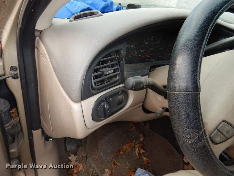 image for item DH8846 2000 Ford Taurus