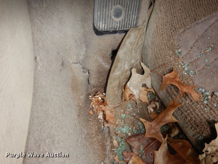 image for item DH8846 2000 Ford Taurus