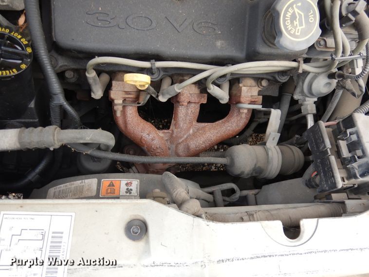 image for item DH8846 2000 Ford Taurus