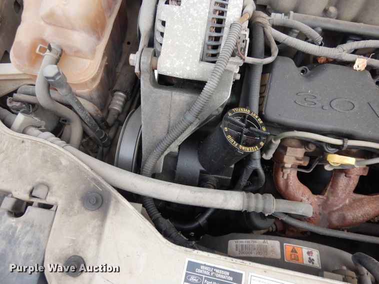 image for item DH8846 2000 Ford Taurus