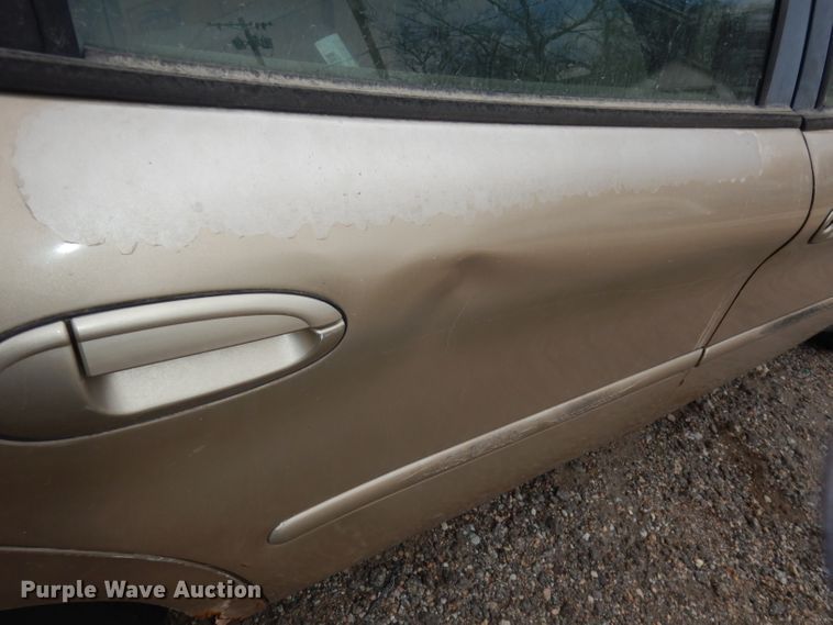 image for item DH8846 2000 Ford Taurus