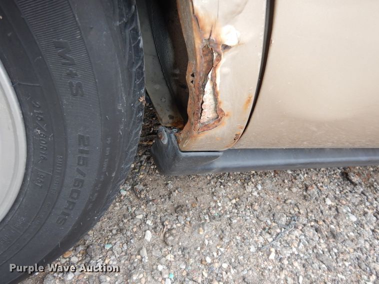 image for item DH8846 2000 Ford Taurus