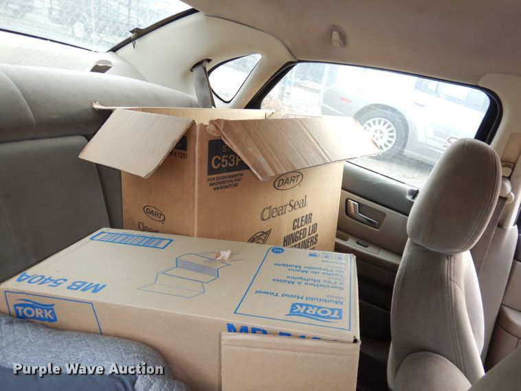 image for item DH8846 2000 Ford Taurus