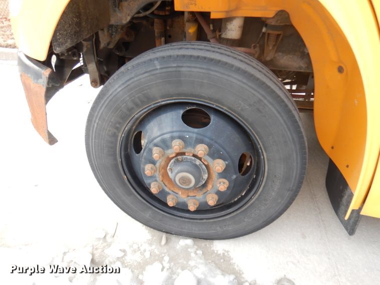 image for item DH8872 2008 Freightliner B2  school bus