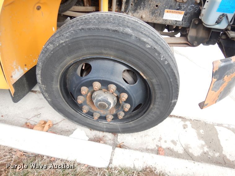 image for item DH8872 2008 Freightliner B2  school bus