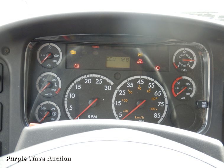 image for item DH8872 2008 Freightliner B2  school bus