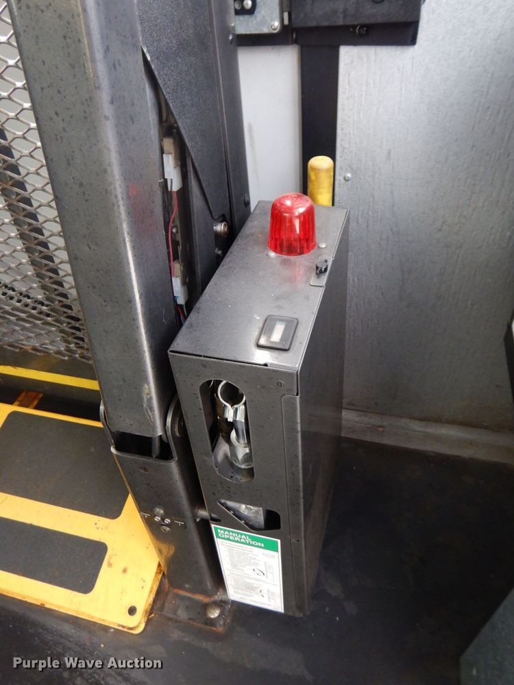 image for item DH8872 2008 Freightliner B2  school bus