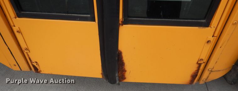 image for item DH8873 2003 Freightliner FS65  school bus