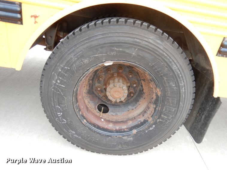 image for item DH8873 2003 Freightliner FS65  school bus