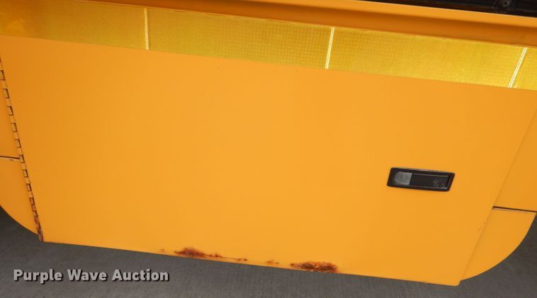 image for item DH8873 2003 Freightliner FS65  school bus