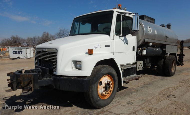 image for item DH8892 1998 Freightliner FL70  oil distributor truck