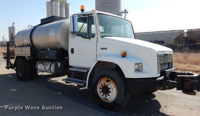 image for item DH8892 1998 Freightliner FL70  oil distributor truck