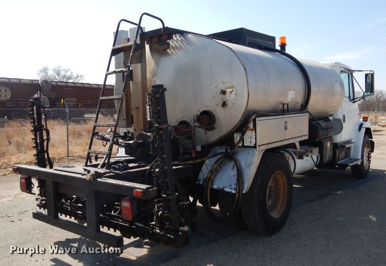 image for item DH8892 1998 Freightliner FL70  oil distributor truck