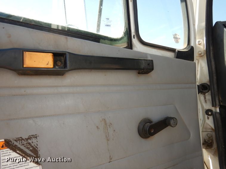 image for item DH8892 1998 Freightliner FL70  oil distributor truck