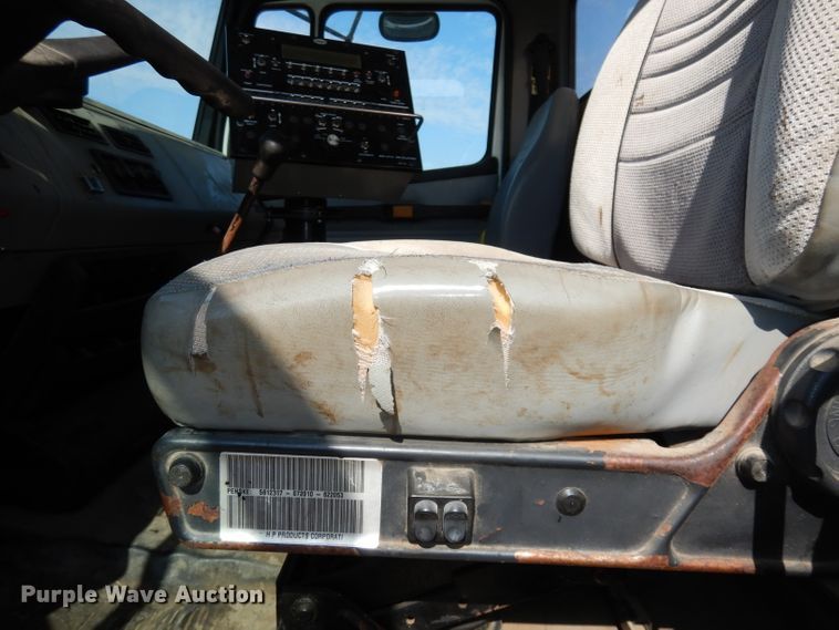 image for item DH8892 1998 Freightliner FL70  oil distributor truck