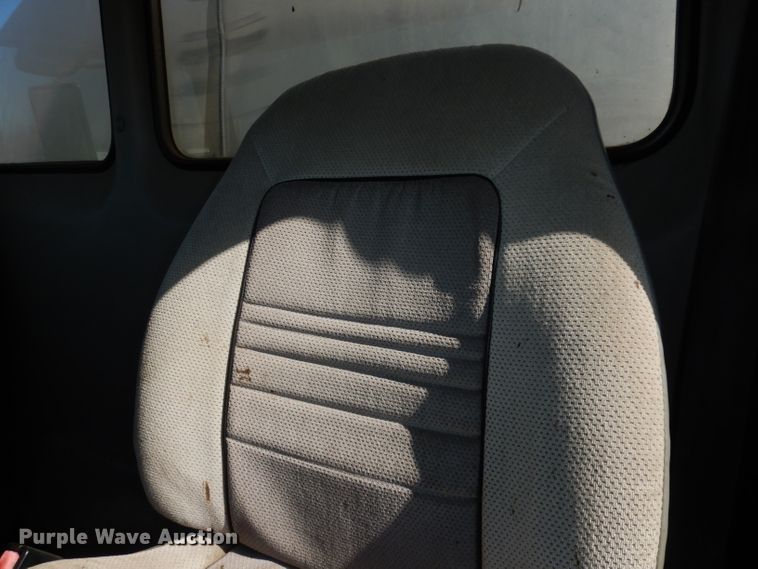 image for item DH8892 1998 Freightliner FL70  oil distributor truck