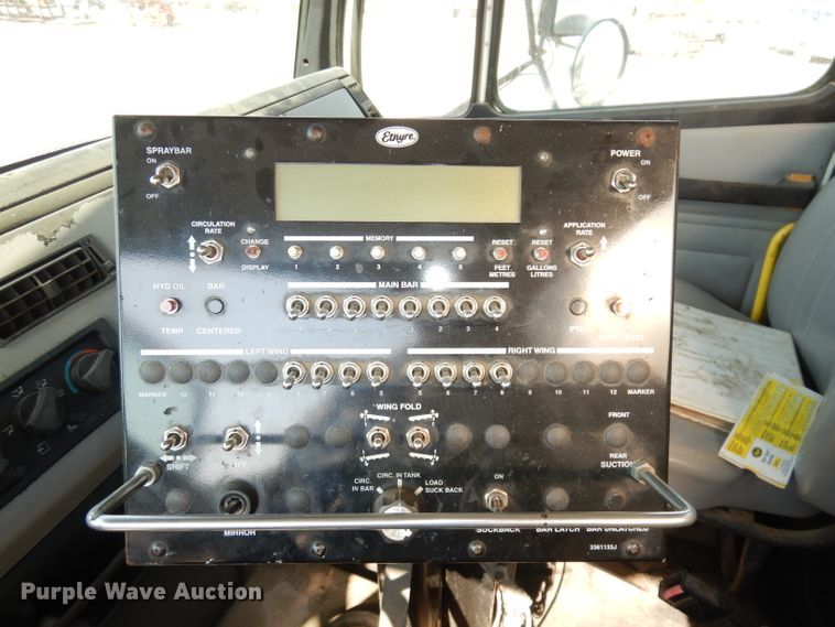 image for item DH8892 1998 Freightliner FL70  oil distributor truck