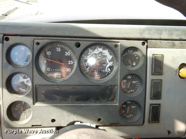 image for item DH8892 1998 Freightliner FL70  oil distributor truck